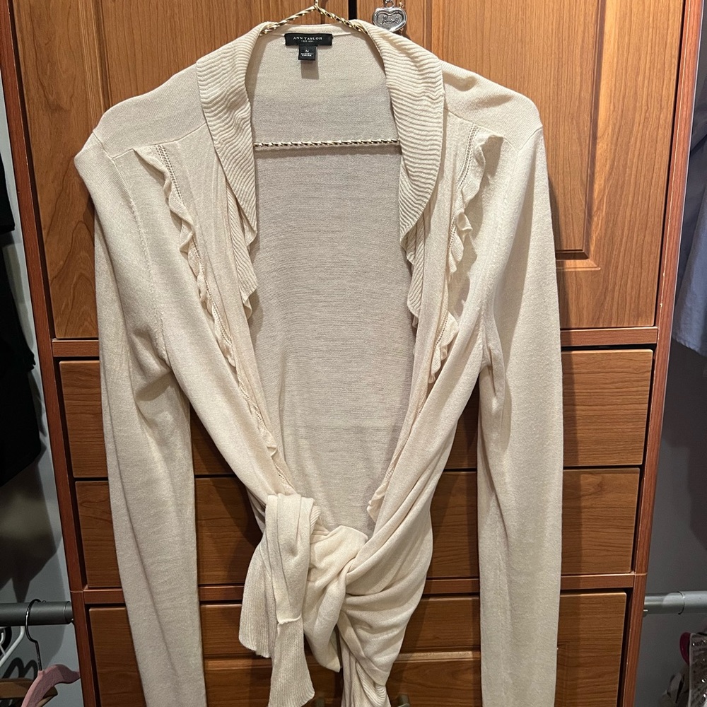 Ann Taylor beige light weight cardigan
